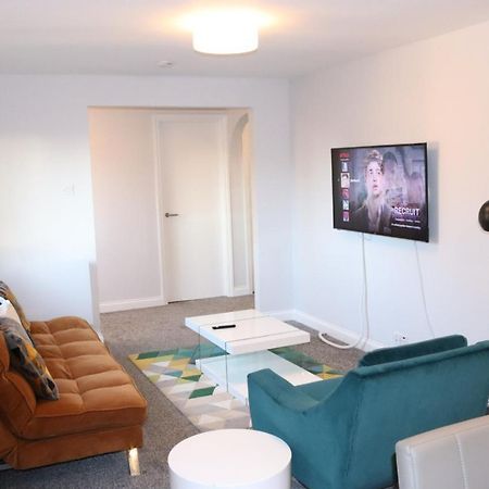 Garland Modern Apartment With Private Garden & Parking Dartford 5 Екстер'єр фото