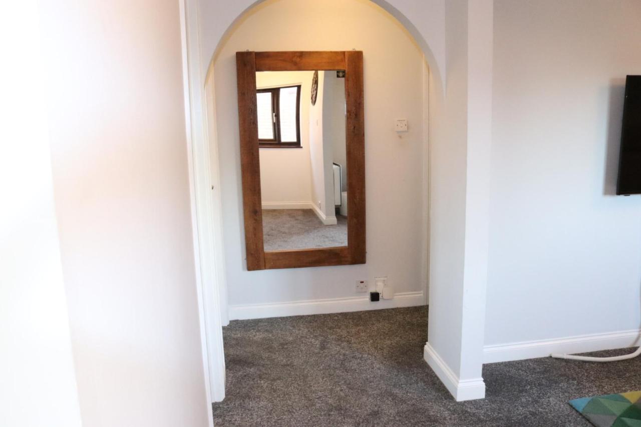 Garland Modern Apartment With Private Garden & Parking Dartford 5 Екстер'єр фото