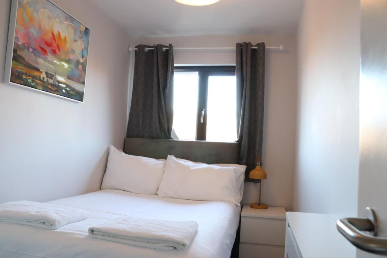 Garland Modern Apartment With Private Garden & Parking Dartford 5 Екстер'єр фото