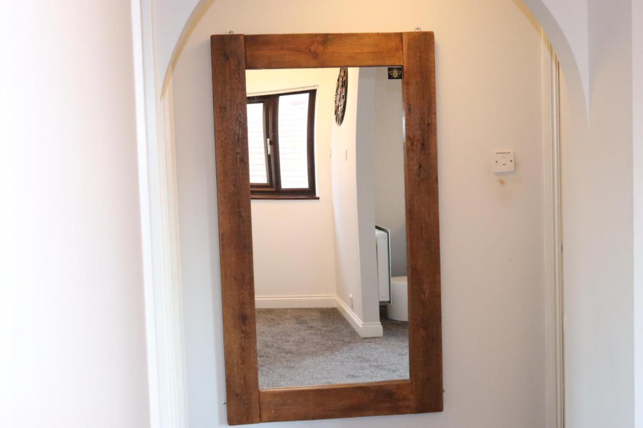 Garland Modern Apartment With Private Garden & Parking Dartford 5 Екстер'єр фото