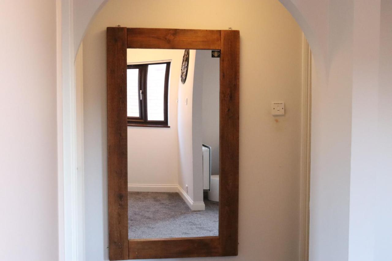 Garland Modern Apartment With Private Garden & Parking Dartford 5 Екстер'єр фото