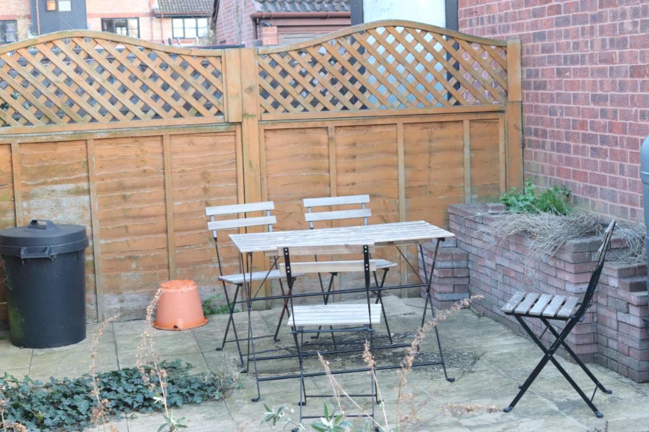 Garland Modern Apartment With Private Garden & Parking Dartford 5 Екстер'єр фото