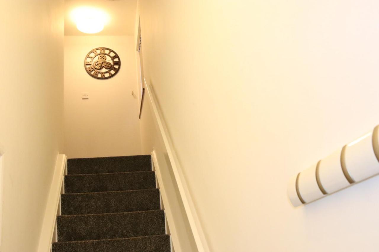 Garland Modern Apartment With Private Garden & Parking Dartford 5 Екстер'єр фото