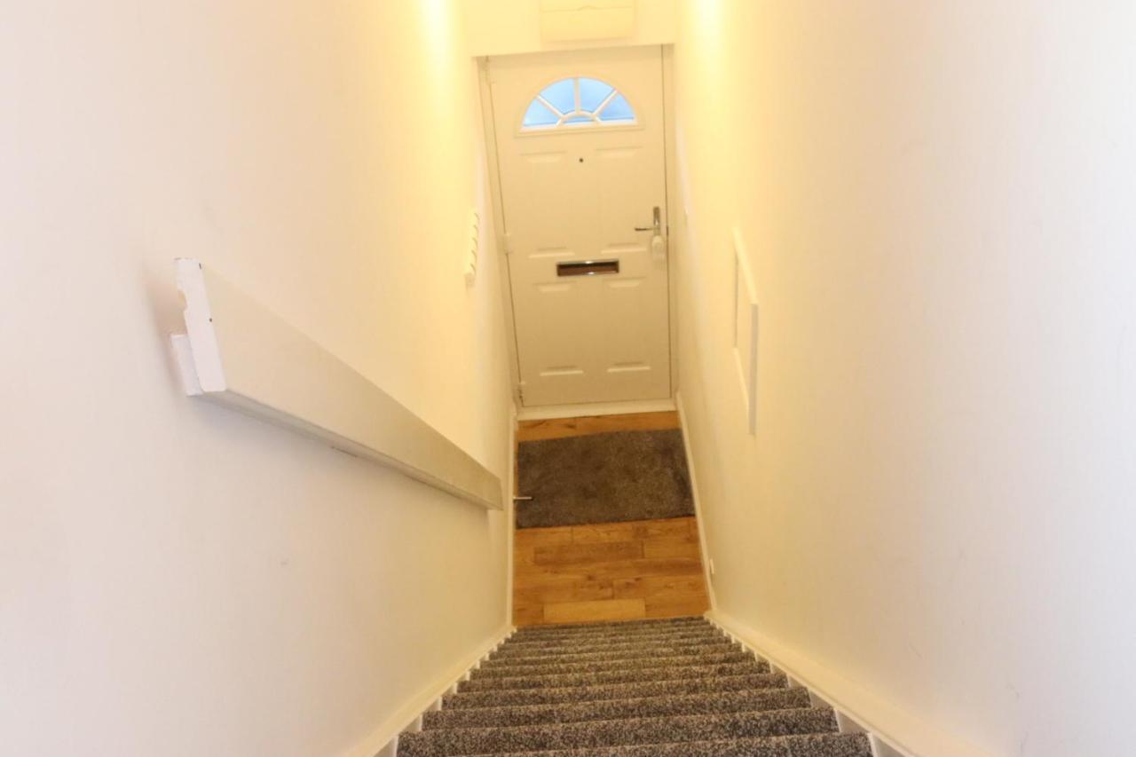Garland Modern Apartment With Private Garden & Parking Dartford 5 Екстер'єр фото