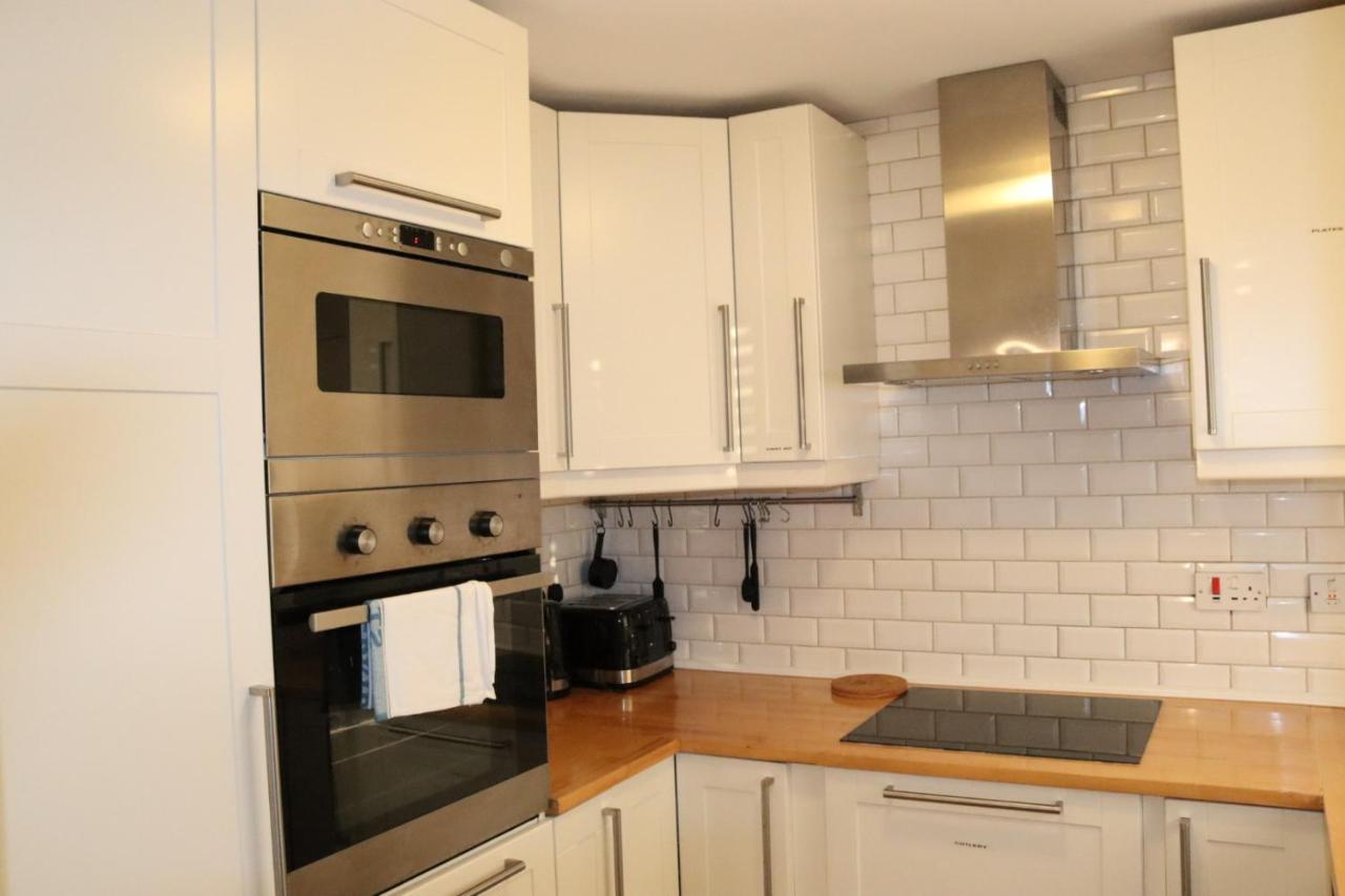 Garland Modern Apartment With Private Garden & Parking Dartford 5 Екстер'єр фото